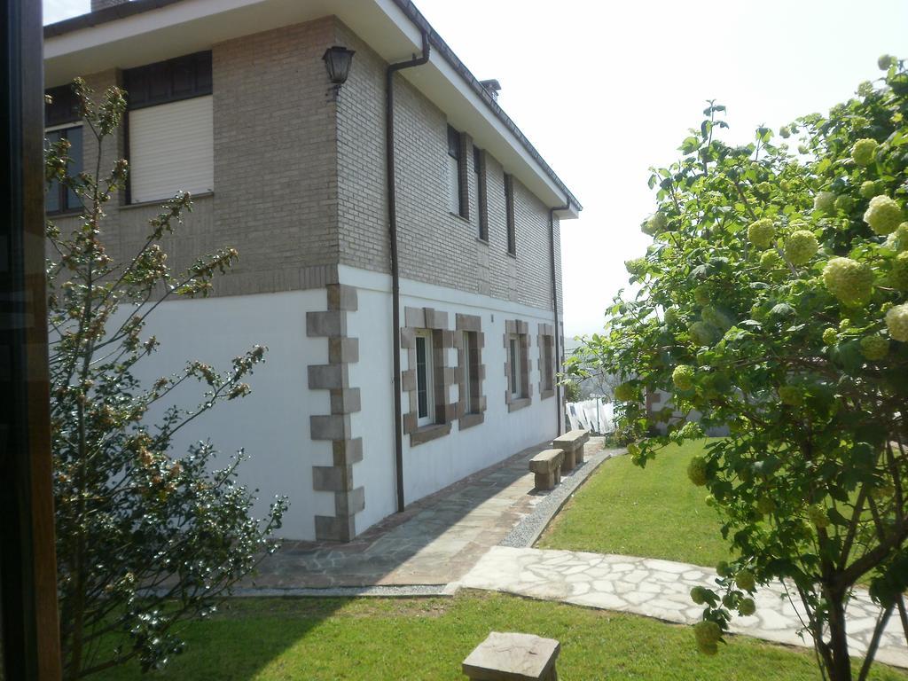 Pension Galimar San Vicente De La Barquera Ruang foto