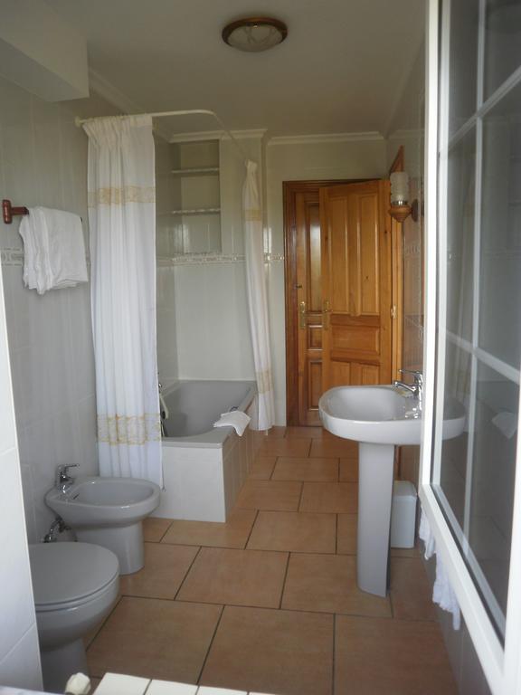 Pension Galimar San Vicente De La Barquera Ruang foto